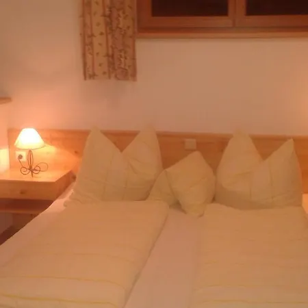 博艺保尔霍夫温巴查哥农家乐 *