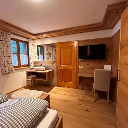 Farm stay Biobauernhof Windbachgut *